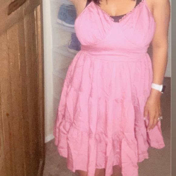 Larissa Scallop Trim Tiered Mini Dress - Picture 2 of 2